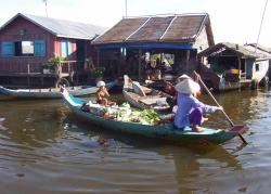 http://img4info.modetour.com//108/CAMBODIA/TOUR/KAMPONGPLOUK/floatingtown.JPG