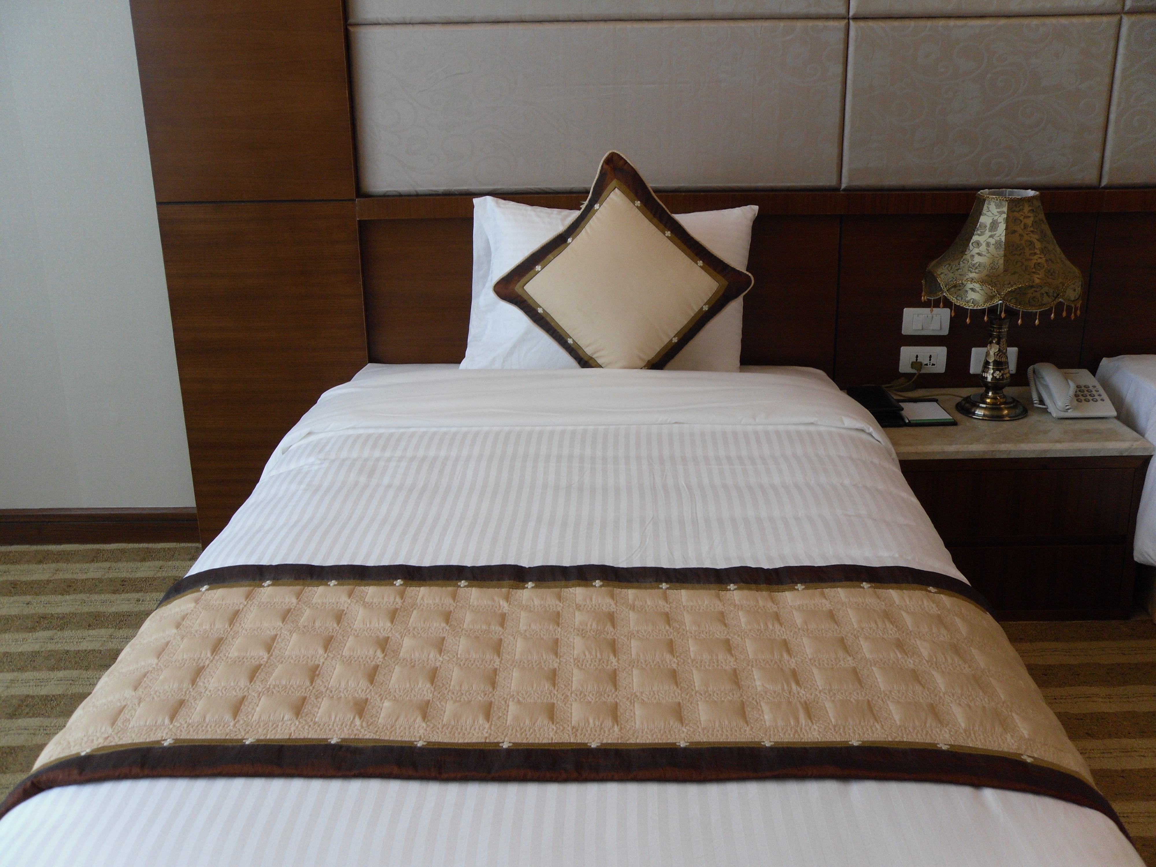 http://img4info.modetour.com//108/DONGNAMA/PAKAGE2/INDOCHAINA/muong03.JPG