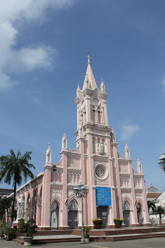 http://img4info.modetour.com//108/dongnama/Danang/church4.jpg