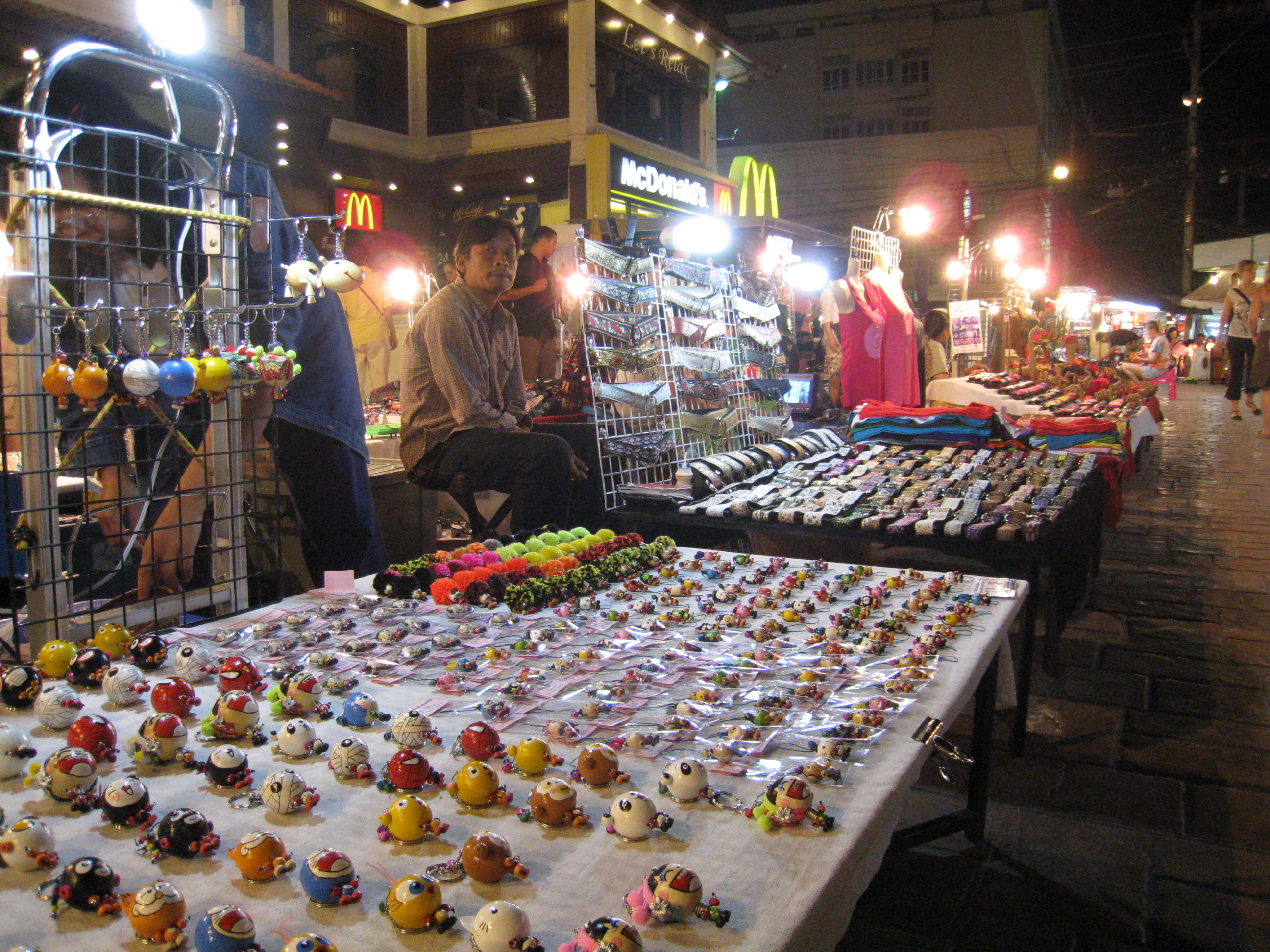 http://img4info.modetour.com/108/DONGNAMA/PAKAGE1/CHIANGMAI/nighttour02.jpg