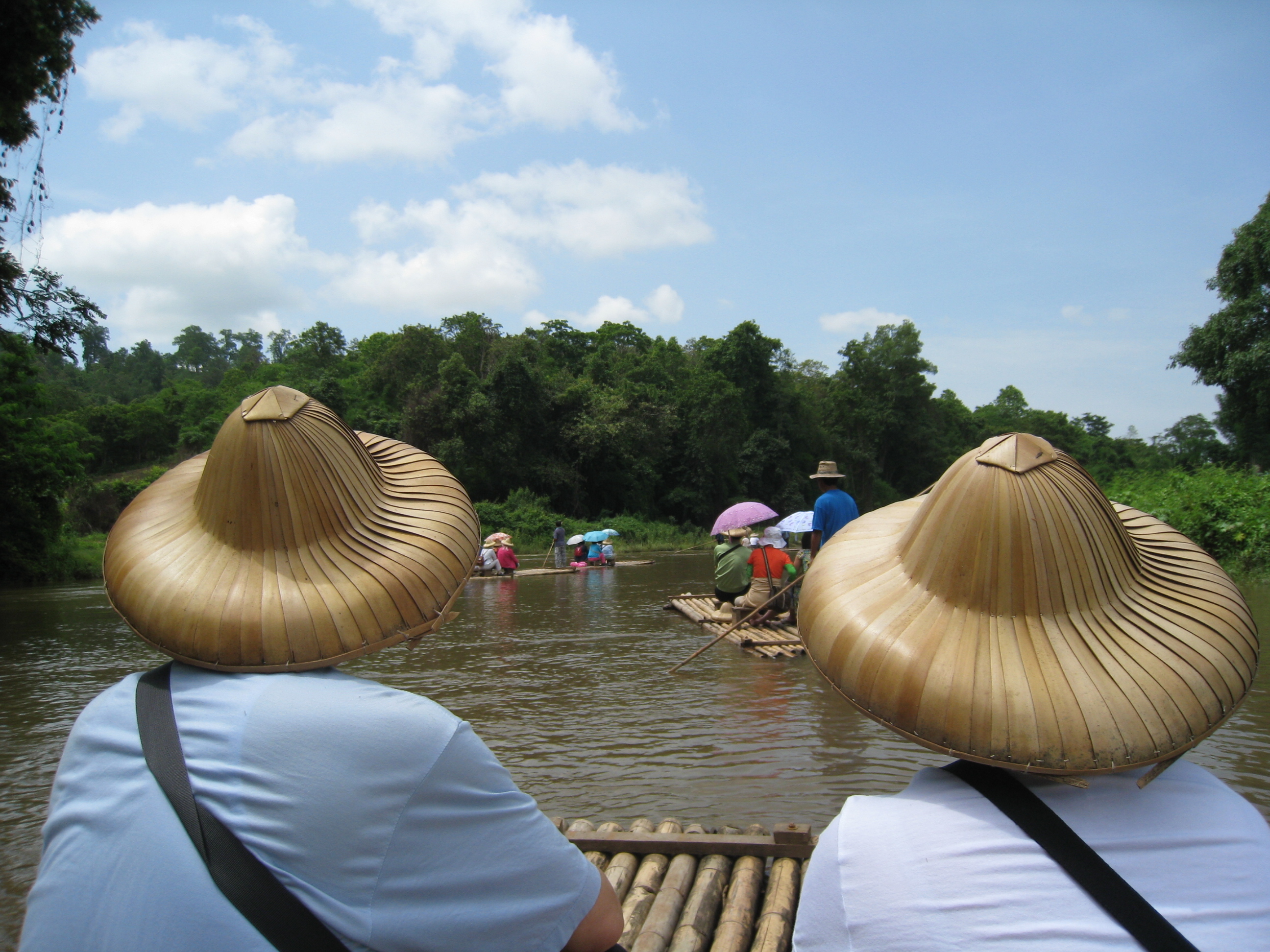 http://img4info.modetour.com/108/DONGNAMA/PAKAGE1/CHIANGMAI/rafting.jpg