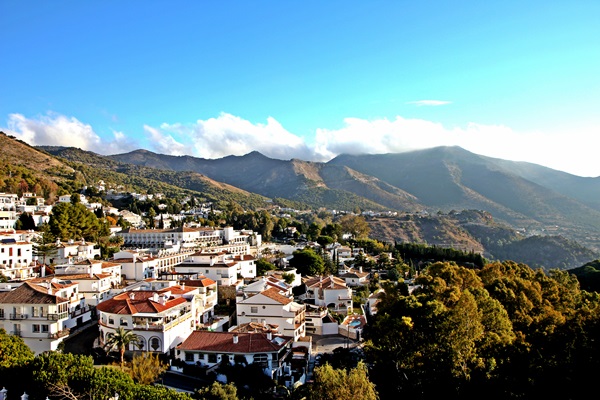 http://img4info.modetour.com/126/EMP/SK/mijas.JPG